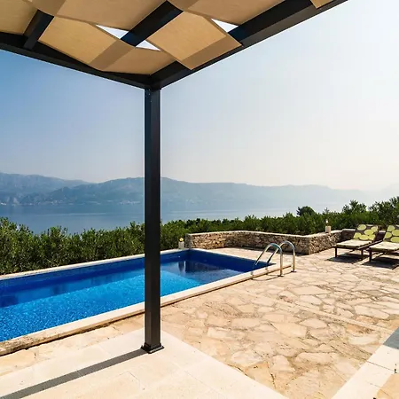 Hébergement de vacances Beautiful In With Private Swimming Pool, Be Inside Or Outside