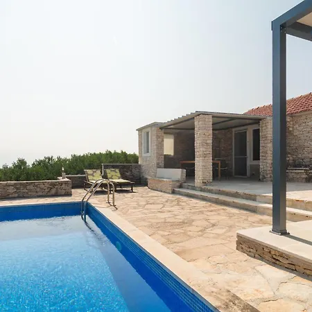 Beautiful In With Private Swimming Pool, Be Inside Or Outside Hébergement de vacances